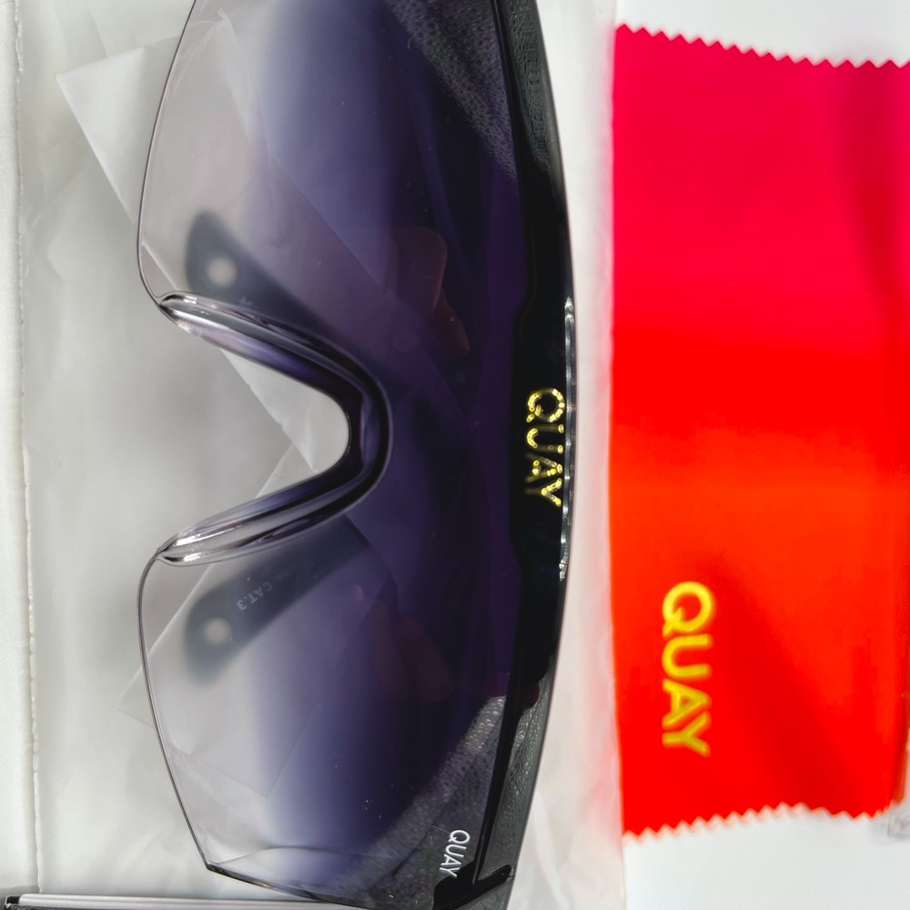 Quay WRAP IT UP SHIELD - BLK/FADE. New.